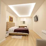 Luxury Center Observatori Apartman *