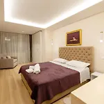 Luxury Center Observatori Apartman Tirana