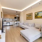 Luxury Center Observatori Apartman
