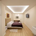 Luxury Center Observatori Apartman *