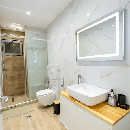 Luxury Center Observatori Apartment Tirana
