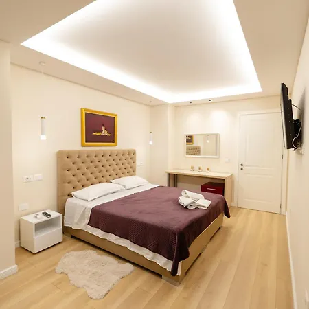Luxury Center Observatori Τίρανα