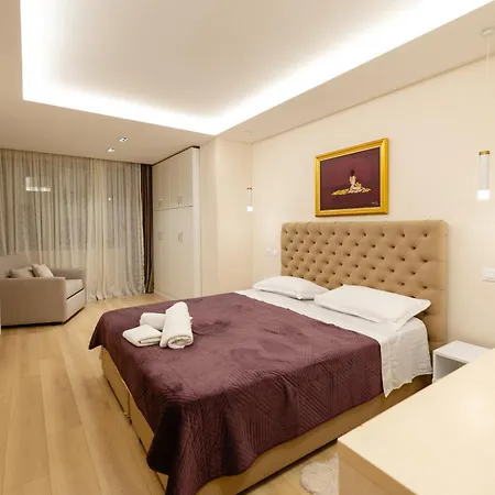 Luxury Center Observatori Apartment Tirana