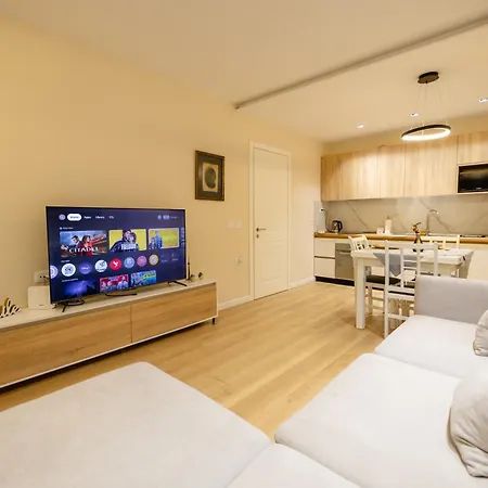 Luxury Center Observatori Apartamento Tirana