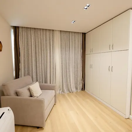 Luxury Center Observatori * ティラナ