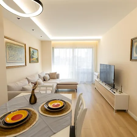 Luxury Center Observatori דירה *