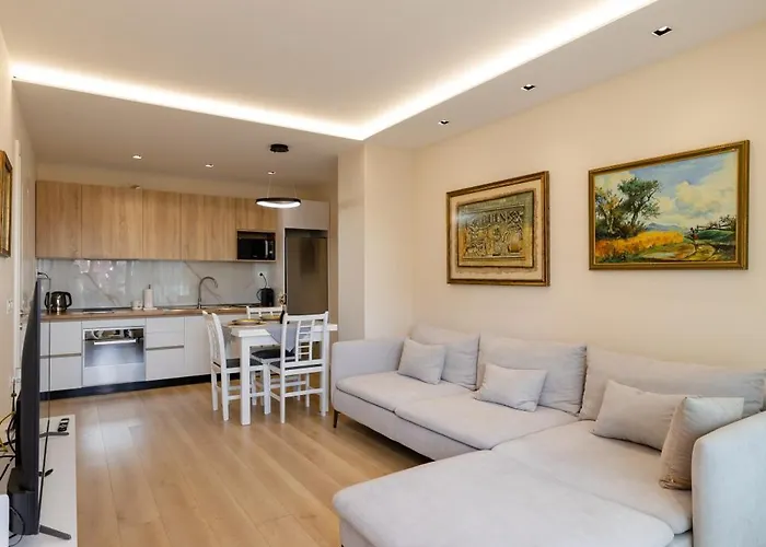 Luxury Center Observatori Apartman Tirana