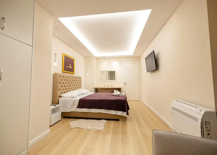 Luxury Center Observatori Apartman *