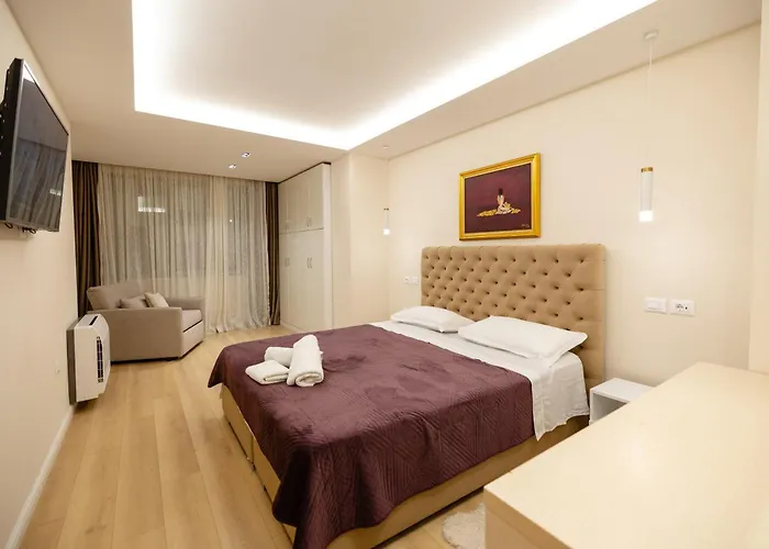 Luxury Center Observatori Apartman Tirana